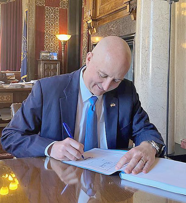gov-ricketts-signs-budget-controlling-spending-delivering-property